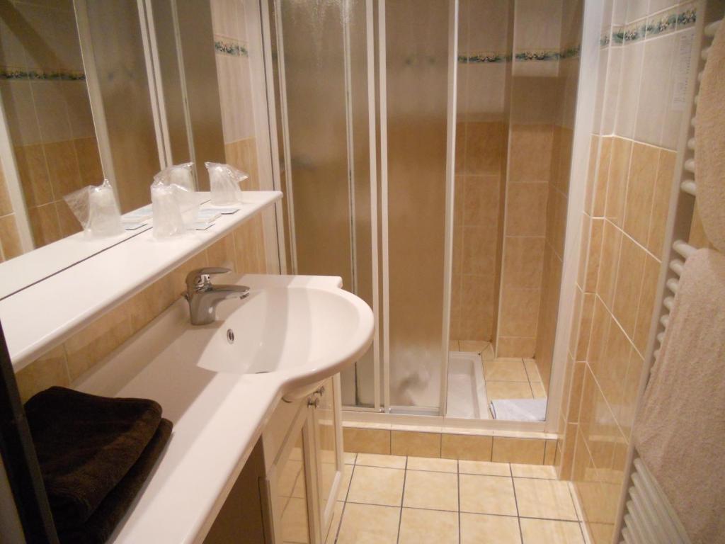 Hotel Bellevue Ayse Bilik gambar