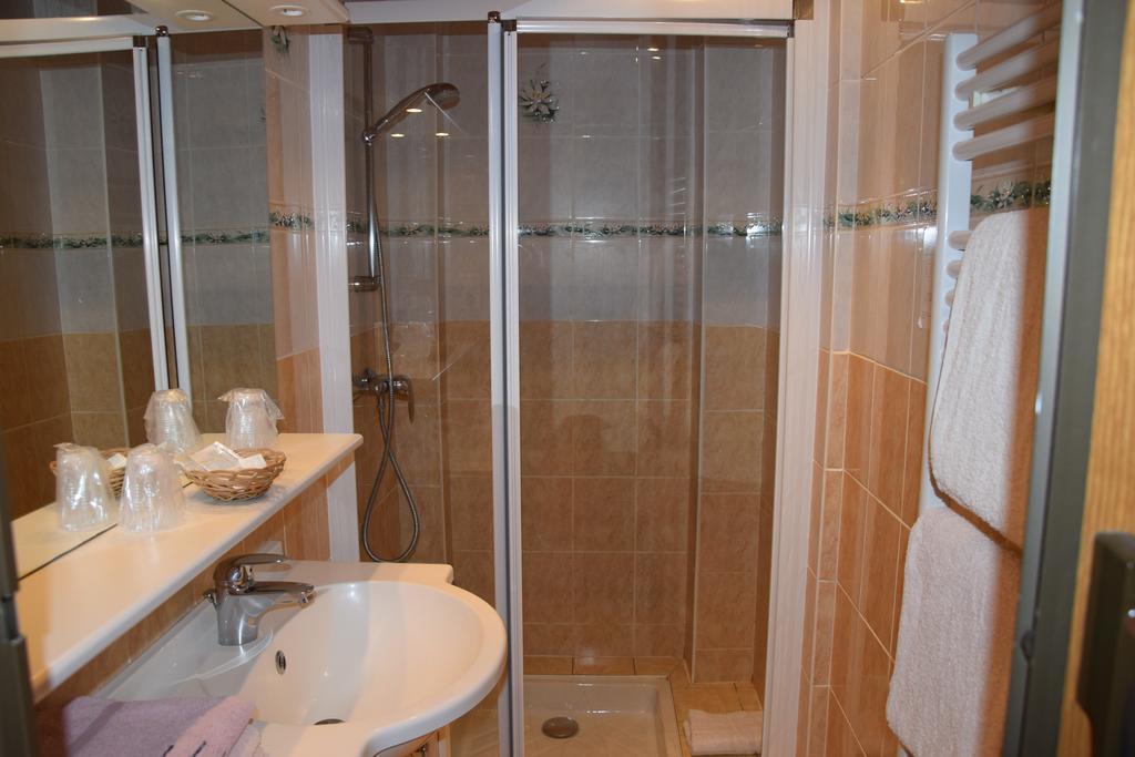 Hotel Bellevue Ayse Luaran gambar